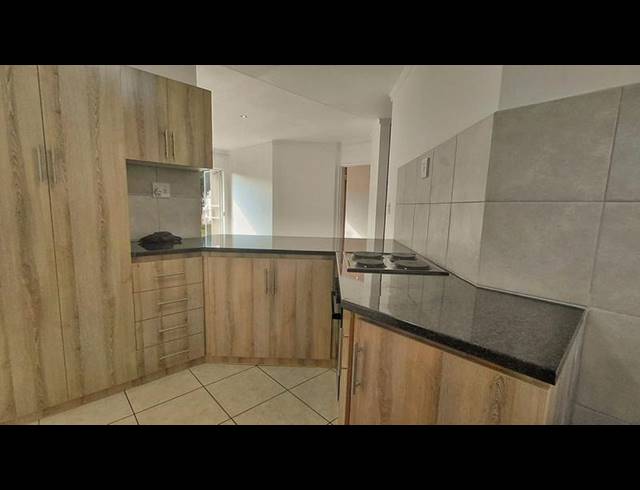 2 BEDROOM TOWNHOUSE FOR SALE IN HEUWELSIG